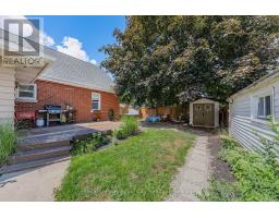15 DUDHOPE AVENUE - 33