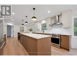 111 THORNDALE PLACE - 11