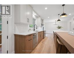 111 THORNDALE PLACE - 13