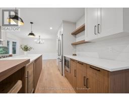 111 THORNDALE PLACE - 16
