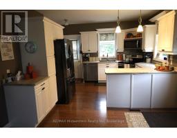 185 WINSTANLEY STREET - 17
