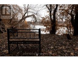 276 EMILY STREET N - 10