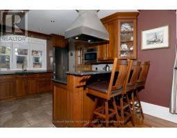 276 EMILY STREET N - 20