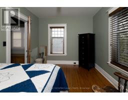 276 EMILY STREET N - 25