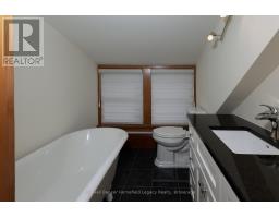 276 EMILY STREET N - 30