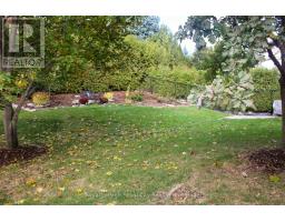 41 SHOEMAKER CRESCENT - 25