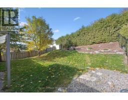 41 SHOEMAKER CRESCENT - 26