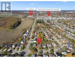 41 SHOEMAKER CRESCENT - 31