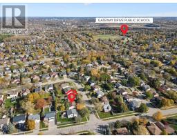 41 SHOEMAKER CRESCENT - 33