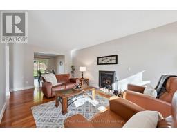 41 SHOEMAKER CRESCENT - 7