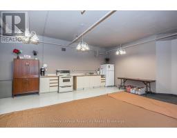 1410 - 35 GREEN VALLEY DRIVE - 32