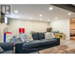 1047 DEVONSHIRE AVENUE - 34