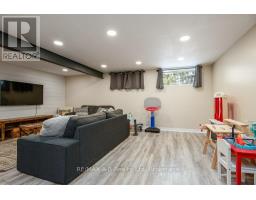 1047 DEVONSHIRE AVENUE - 36