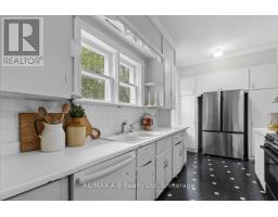 126 JOHN STREET N - 13