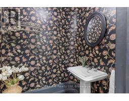 126 JOHN STREET N - 16