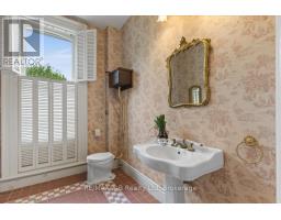 126 JOHN STREET N - 23