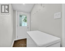 239 CLARKE STREET N - 21