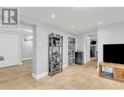 239 CLARKE STREET N - 26