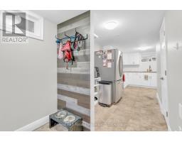 239 CLARKE STREET N - 32