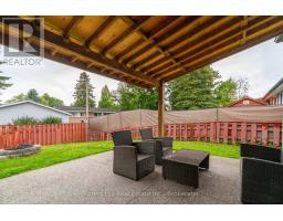 239 CLARKE STREET N - 40