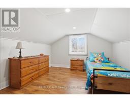 296 HURON STREET - 35