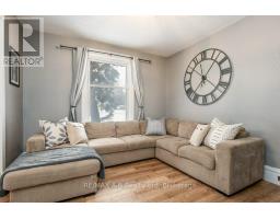 2 LOVEYS STREET E - 15