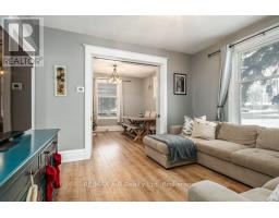 2 LOVEYS STREET E - 16