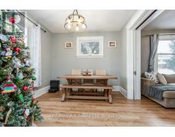 2 LOVEYS STREET E - 18