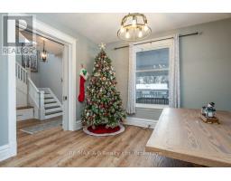 2 LOVEYS STREET E - 19