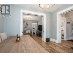 2 LOVEYS STREET E - 20