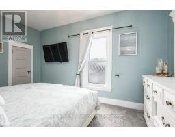 2 LOVEYS STREET E - 35