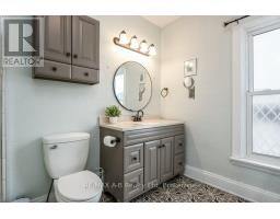 2 LOVEYS STREET E - 37