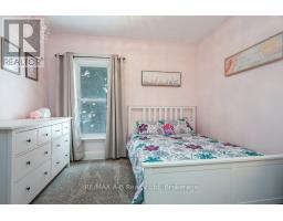 2 LOVEYS STREET E - 40