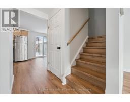 896 ELGIN STREET N - 16