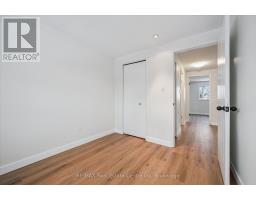 896 ELGIN STREET N - 19