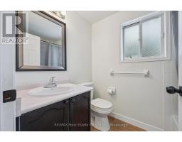 896 ELGIN STREET N - 26