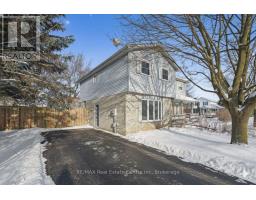 896 ELGIN STREET N - 3