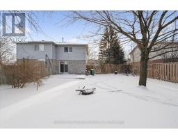 896 ELGIN STREET N - 30