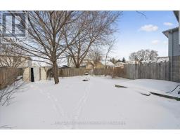 896 ELGIN STREET N - 31