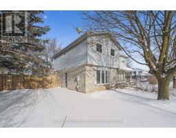 896 ELGIN STREET N - 4