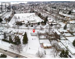 70 BEDFORD DRIVE - 22