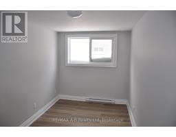 32 OXFORD STREET - 18