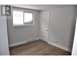 32 OXFORD STREET - 19