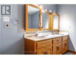 59 CANTERBURY AVENUE - 18