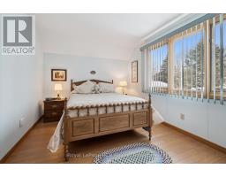 5 JACKSON CRESCENT - 10