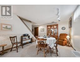 5 JACKSON CRESCENT - 22