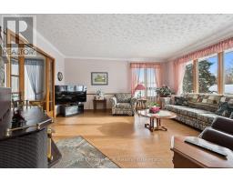 5 JACKSON CRESCENT - 3