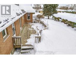 5 JACKSON CRESCENT - 32