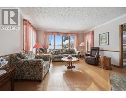 5 JACKSON CRESCENT - 4