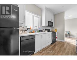 38 COBOURG LANE - 22